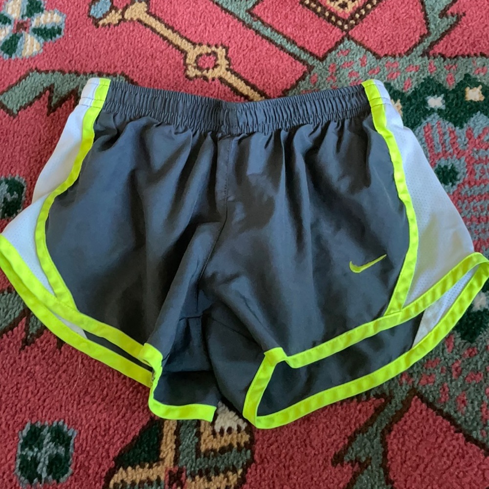 Nike dri fit kids xs